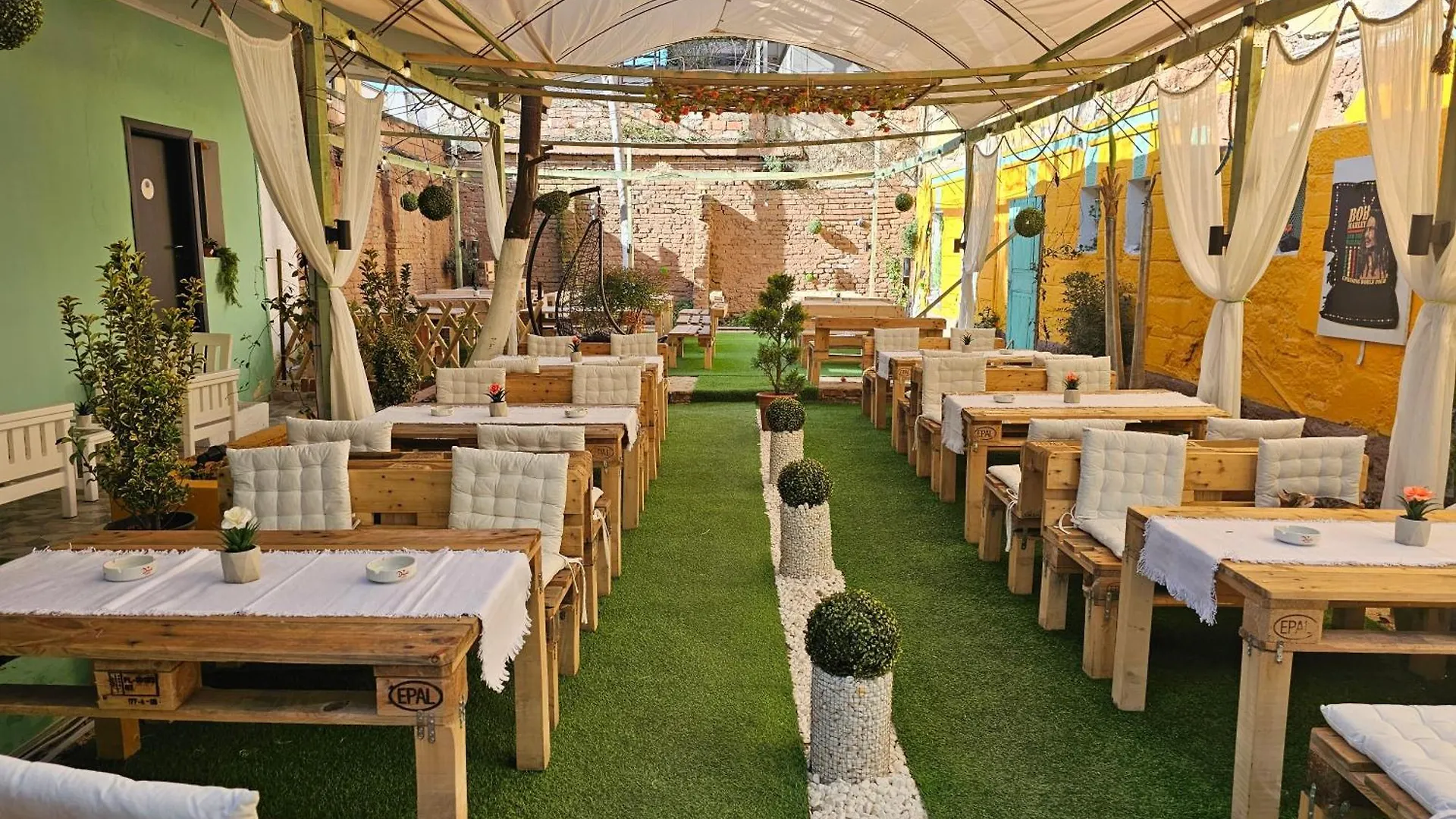 Bob Marley Bnb & Hostel Tirana